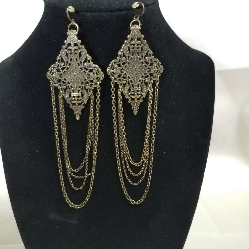 Gorgeous Antique Style Earrings